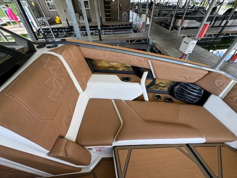 Slide: The Image of Nautique Super Air Nautique G25 Paragon 2026 - 55