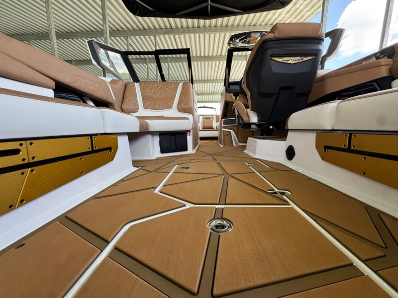 Slide: The Image of Nautique Super Air Nautique G25 Paragon 2026 - 41