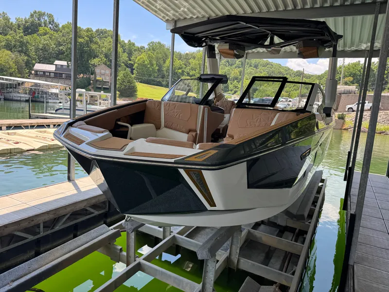 Slide: The Image of Nautique Super Air Nautique G25 Paragon 2026 - 24