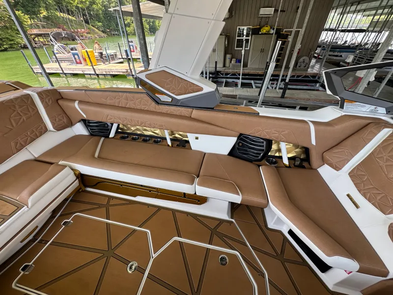 Slide: The Image of Nautique Super Air Nautique G25 Paragon 2026 - 37
