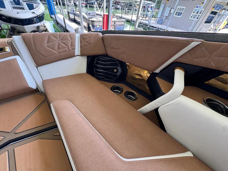 Slide: The Image of Nautique Super Air Nautique G25 Paragon 2026 - 54