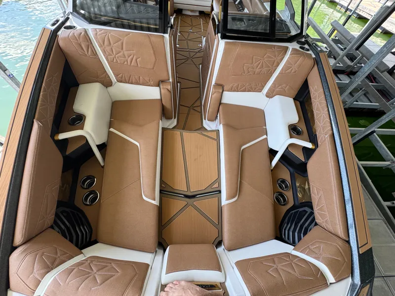 Slide: The Image of Nautique Super Air Nautique G25 Paragon 2026 - 56