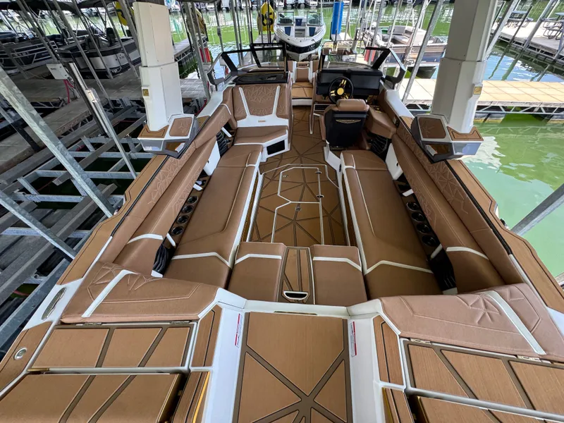 Slide: The Image of Nautique Super Air Nautique G25 Paragon 2026 - 33