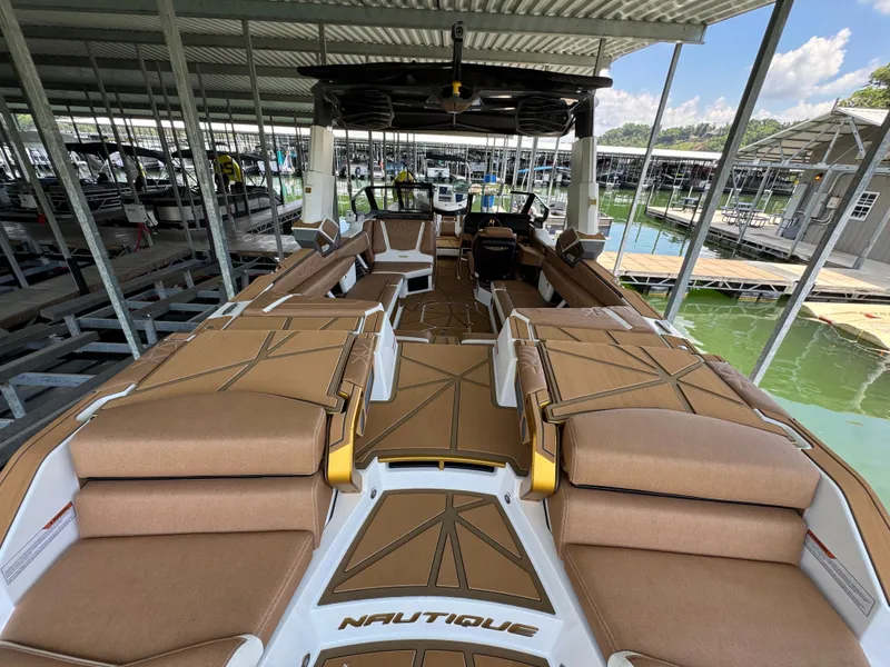 Slide: The Image of Nautique Super Air Nautique G25 Paragon 2026 - 30