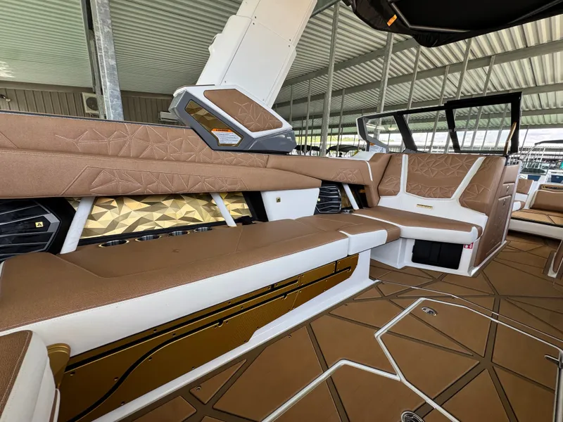 Slide: The Image of Nautique Super Air Nautique G25 Paragon 2026 - 42