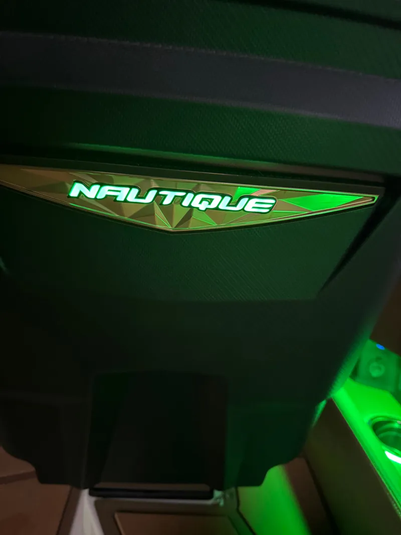 Slide: The Image of Nautique Super Air Nautique G25 Paragon 2026 - 8