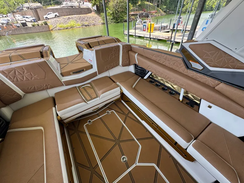 Slide: The Image of Nautique Super Air Nautique G25 Paragon 2026 - 38