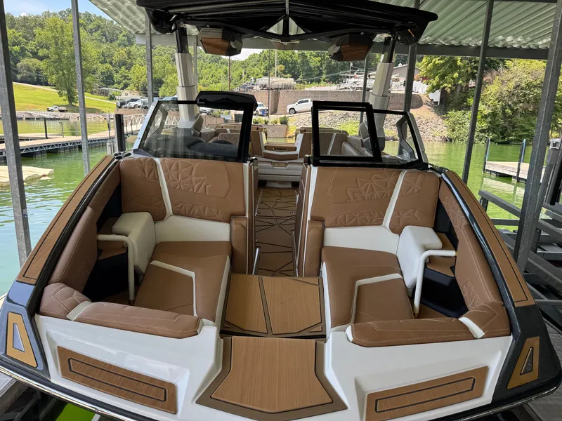 Slide: The Image of Nautique Super Air Nautique G25 Paragon 2026 - 23