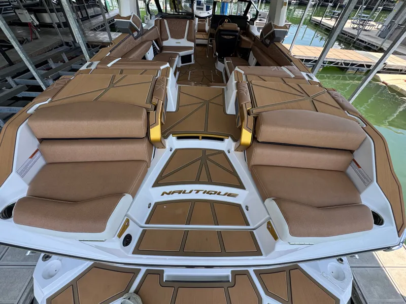 Slide: The Image of Nautique Super Air Nautique G25 Paragon 2026 - 29