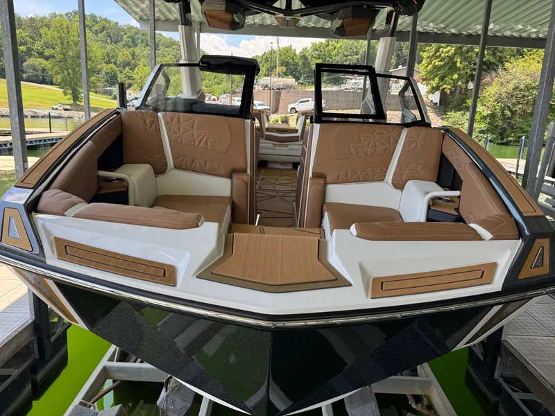 Slide: The Image of Nautique Super Air Nautique G25 Paragon 2026 - 22
