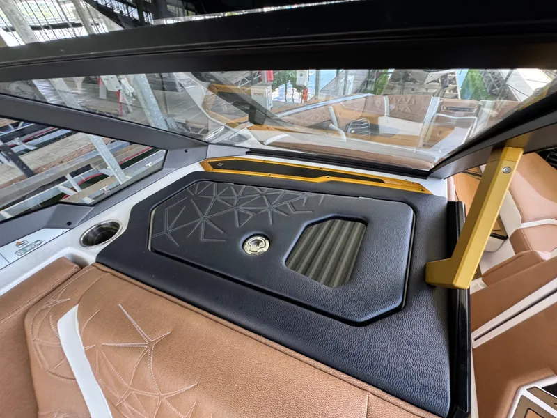 Slide: The Image of Nautique Super Air Nautique G25 Paragon 2026 - 49