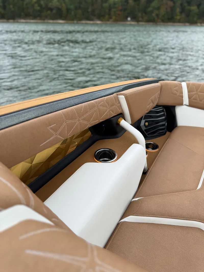 Slide: The Image of Nautique Super Air Nautique G25 Paragon 2026 - 12