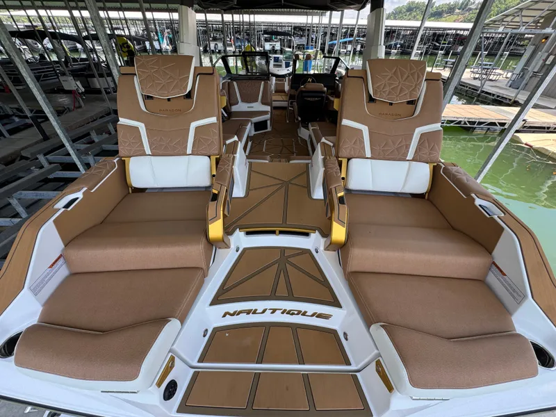Slide: The Image of Nautique Super Air Nautique G25 Paragon 2026 - 31