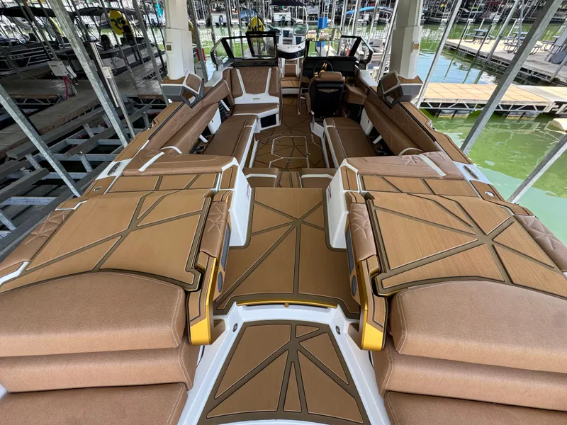 Slide: The Image of Nautique Super Air Nautique G25 Paragon 2026 - 32