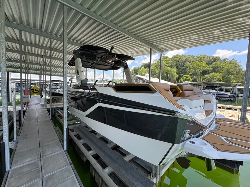 Slide: The Image of Nautique Super Air Nautique G25 Paragon 2026 - 27