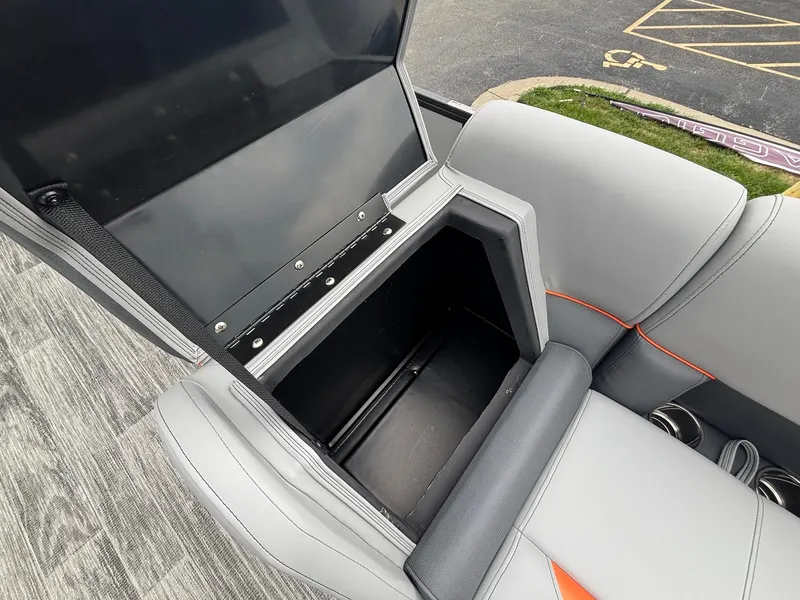 Slide: The Image of Bentley Pontoons 223 Bolt 2027 - 12