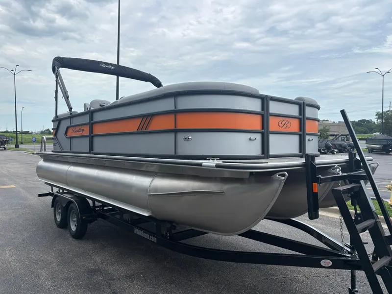 Slide: The Image of Bentley Pontoons 223 Bolt 2027 - 4