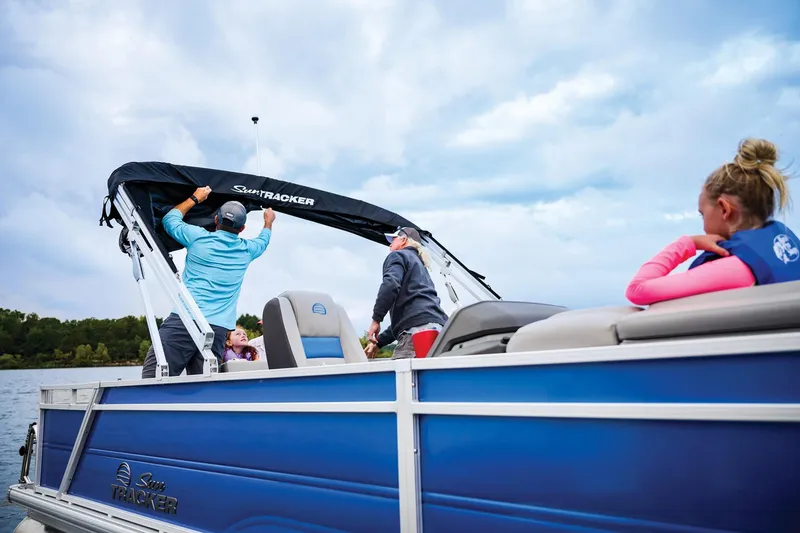 Slide: The Image of Sun Tracker Party Barge 22 RF XP3 2026 - 80