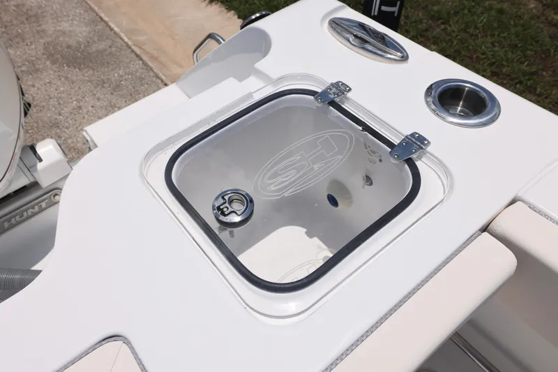 Slide: The Image of Livewell on 2027 Sea Hunt Gamefish 25 boat, featuring sleek design and functionality. - 21