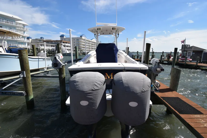 Slide: The Image of Regulator Marine 28 Forward Seating 2012 - 10