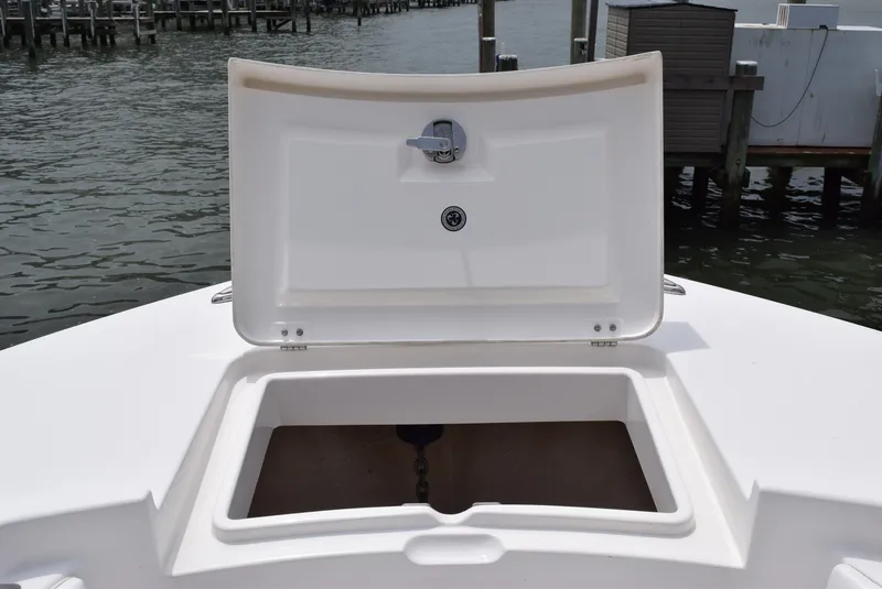 Slide: The Image of Regulator Marine 28 Forward Seating 2012 - 18
