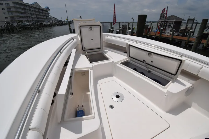 Slide: The Image of Regulator Marine 28 Forward Seating 2012 - 24