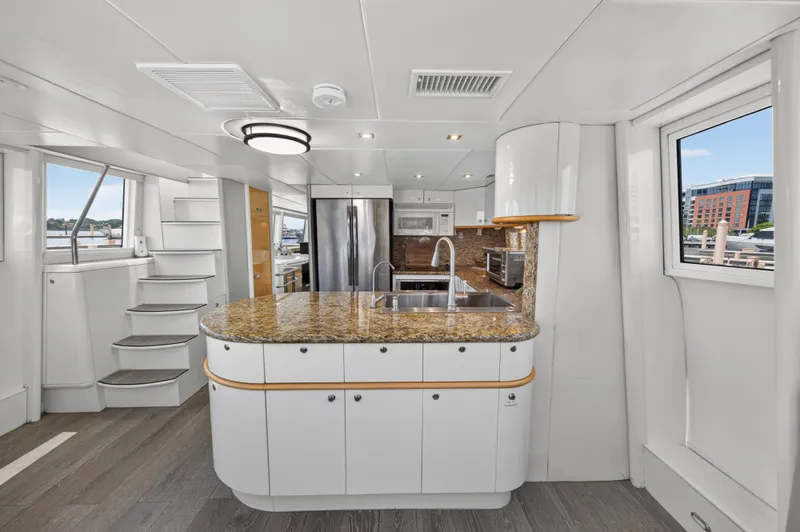 Slide: The Image of Lazzara Yachts 80 SL 2001 - 96