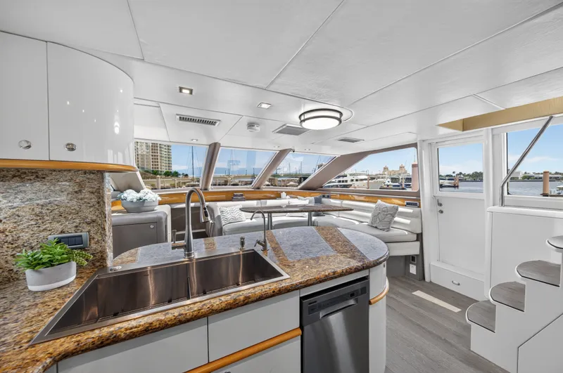 Slide: The Image of Lazzara Yachts 80 SL 2001 - 99