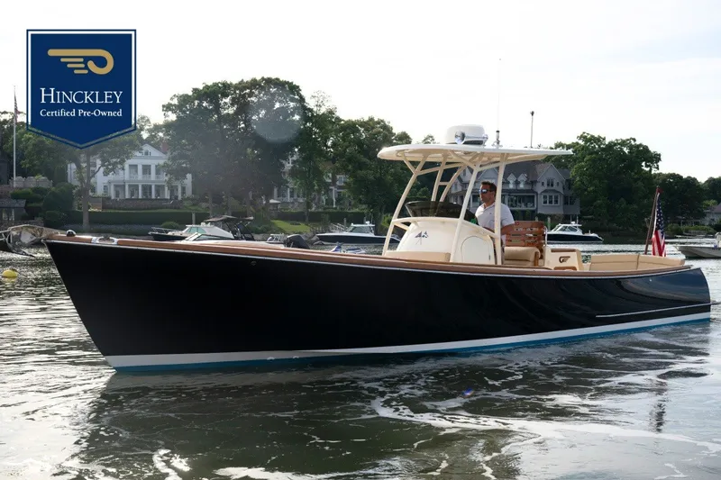 The Image of Hinckley Yachts Talaria 29C 2014 - undefined