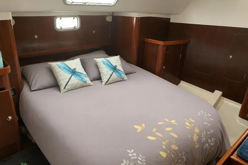 Slide: The Image of After cabin with queen bed - 18