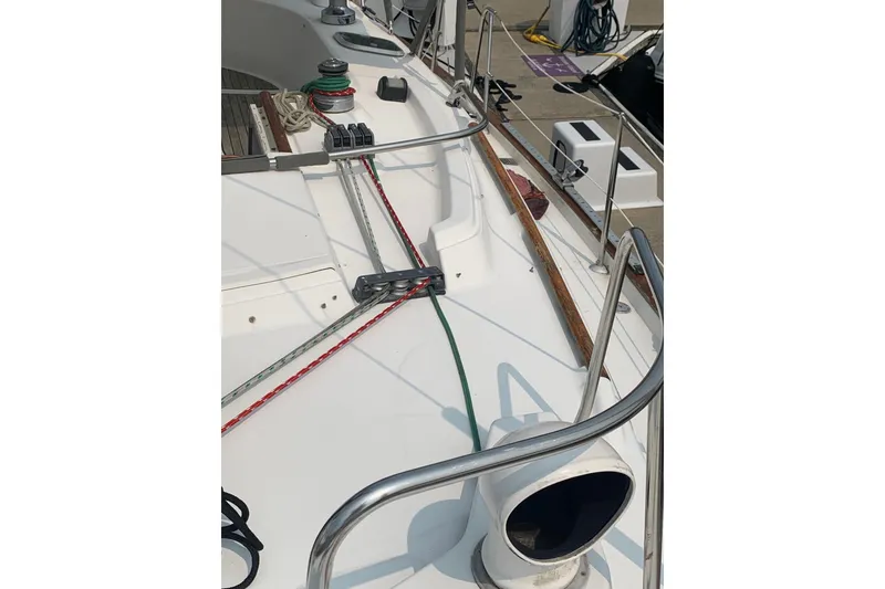 Slide: The Image of Running rigging leads aft to cockpit - 63
