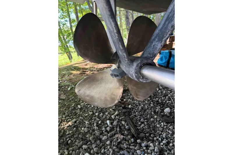 Slide: The Image of Propeller of 2003 Pacific Seacraft 38T Fast Trawler on gravel surface. - 86