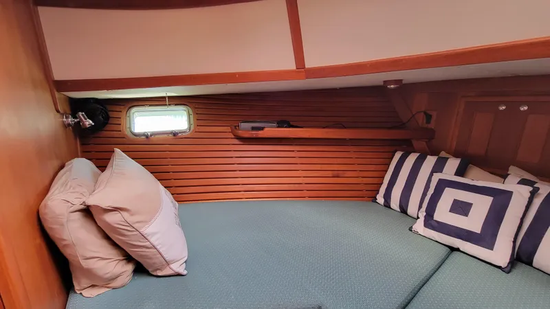 Slide: The Image of Pacific Seacraft 38T Fast Trawler 2003 - 55