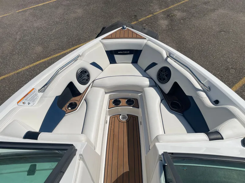 Slide: The Image of Nautique Super Air Nautique 210 2016 - 9