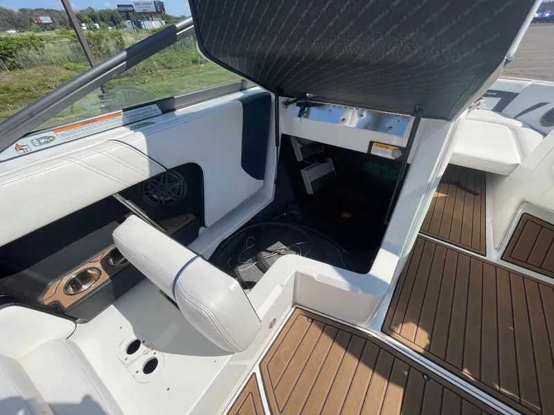 Slide: The Image of Nautique Super Air Nautique 210 2016 - 32
