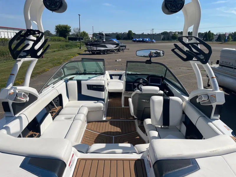 Slide: The Image of Nautique Super Air Nautique 210 2016 - 14