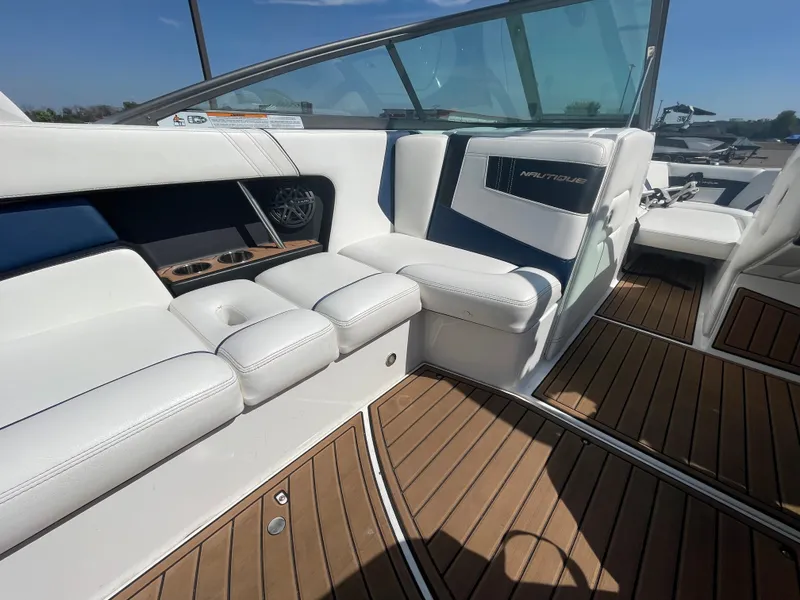 Slide: The Image of Nautique Super Air Nautique 210 2016 - 31