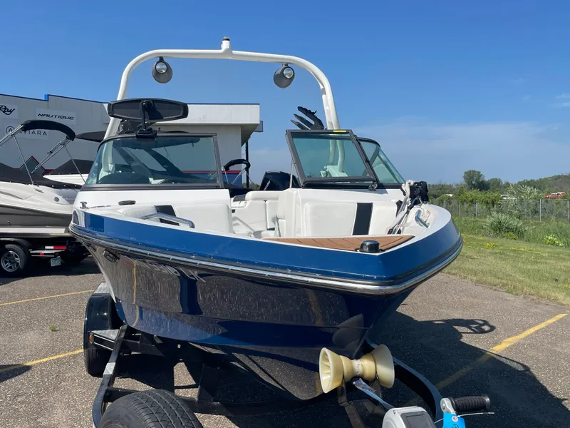 Slide: The Image of Nautique Super Air Nautique 210 2016 - 1