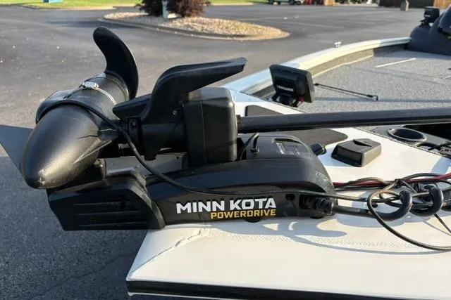 Slide: The Image of Minn Kota PowerDrive trolling motor on 2018 Tracker Pro Team 195 TXW boat. - 42