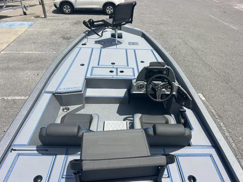 Slide: The Image of Xpress H20 Crappie 2027 - 6