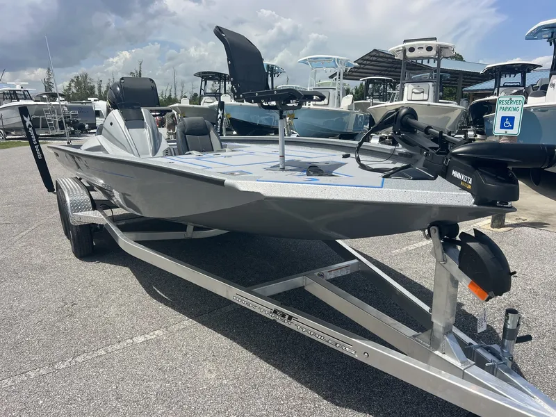 Slide: The Image of Xpress H20 Crappie 2027 - 2
