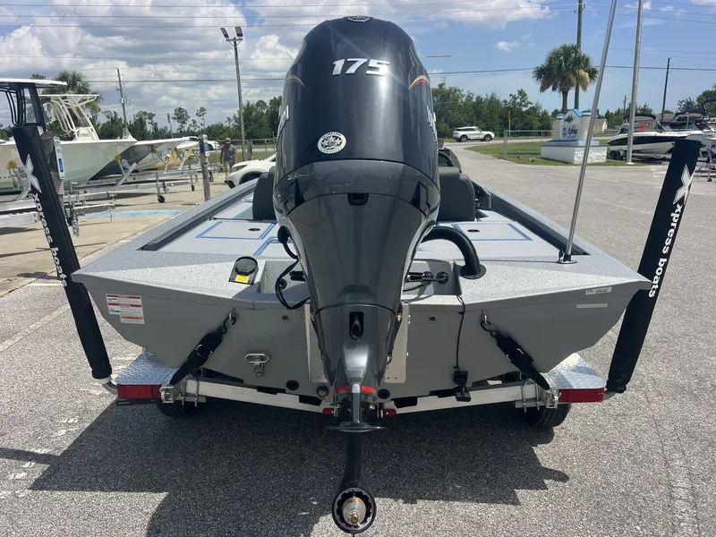 Slide: The Image of Xpress H20 Crappie 2027 - 3