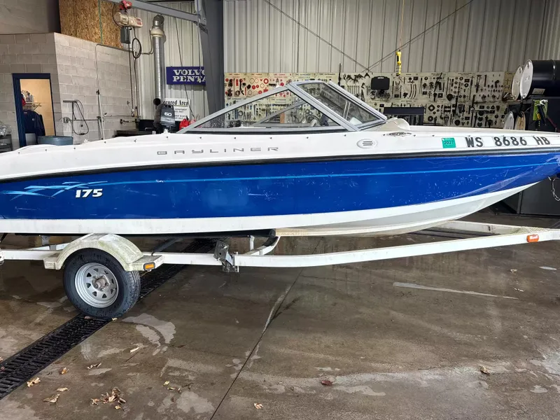The Image of Bayliner 175DR 2006 - 1