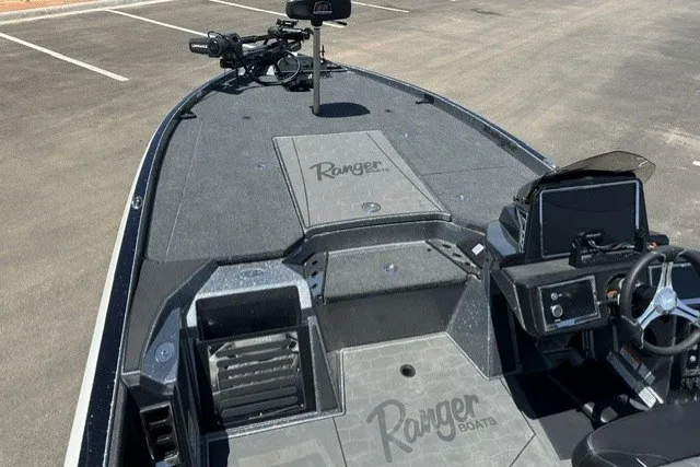 Slide: The Image of 2026 Ranger Z521R boat deck with advanced controls and sleek design. - 10
