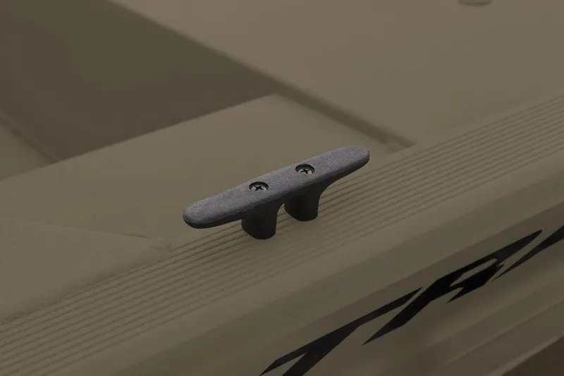Slide: The Image of Tracker Grizzly 1754 Utility 2026 - 14