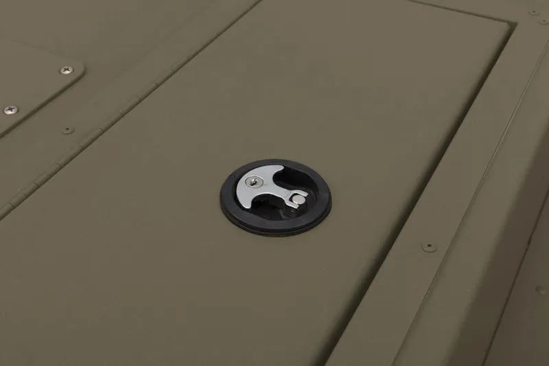 Slide: The Image of Tracker Grizzly 1754 Utility 2026 - 9