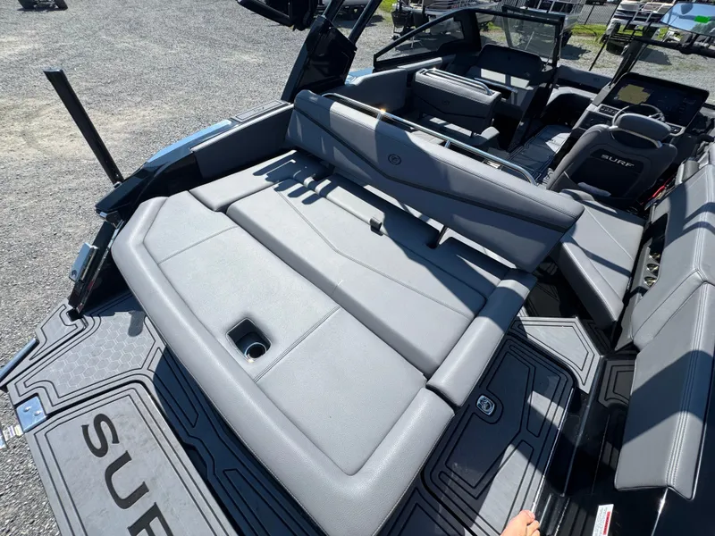 Slide: The Image of Cobalt R4 Surf 2026 - 18