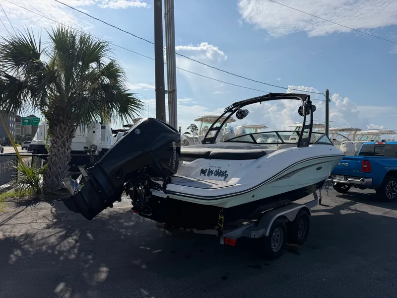 Slide: The Image of Sea Ray SPX 210 Outboard 2021 - 2