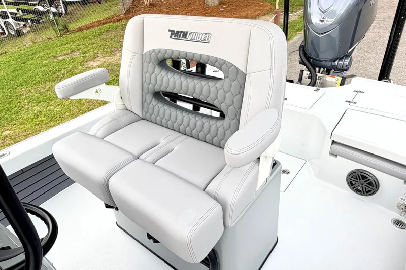 Slide: The Image of Luxury seating on 2026 Pathfinder 2500 Hybrid boat, featuring ergonomic design and premium materials. - 20