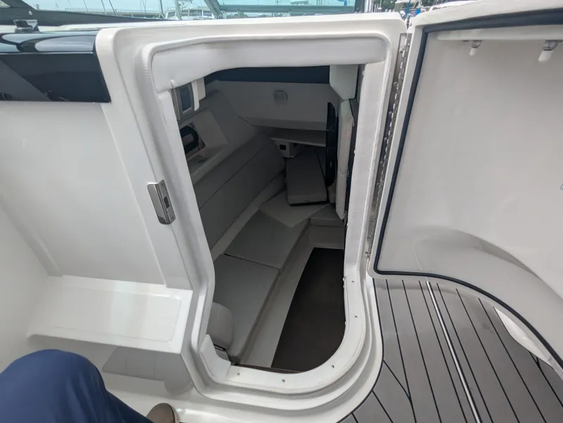 Slide: The Image of Sea Ray SLX 350 Outboard 2023 - 24